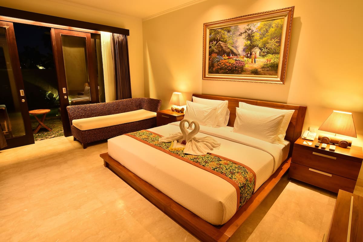 Villa, 2 Bedrooms, Private Pool | Minibar, in-room safe, desk, soundproofing