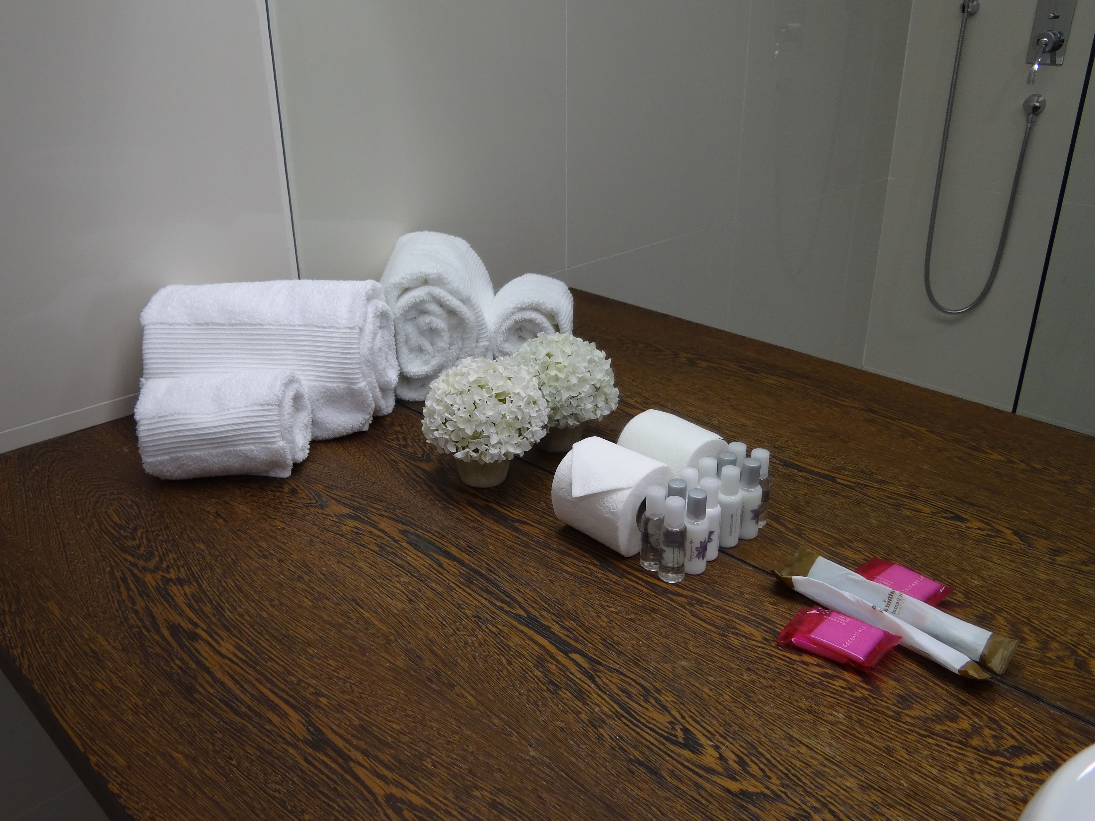 Bathroom amenities