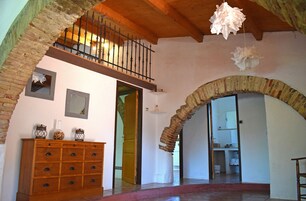 Apartamento, 4 habitaciones, terraza, junto a la piscina | Zona de estar | Una televisión de pantalla plana