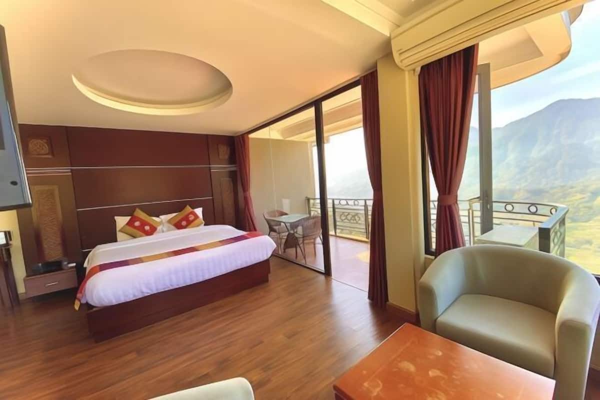 Minibar, in-room safe, desk, soundproofing