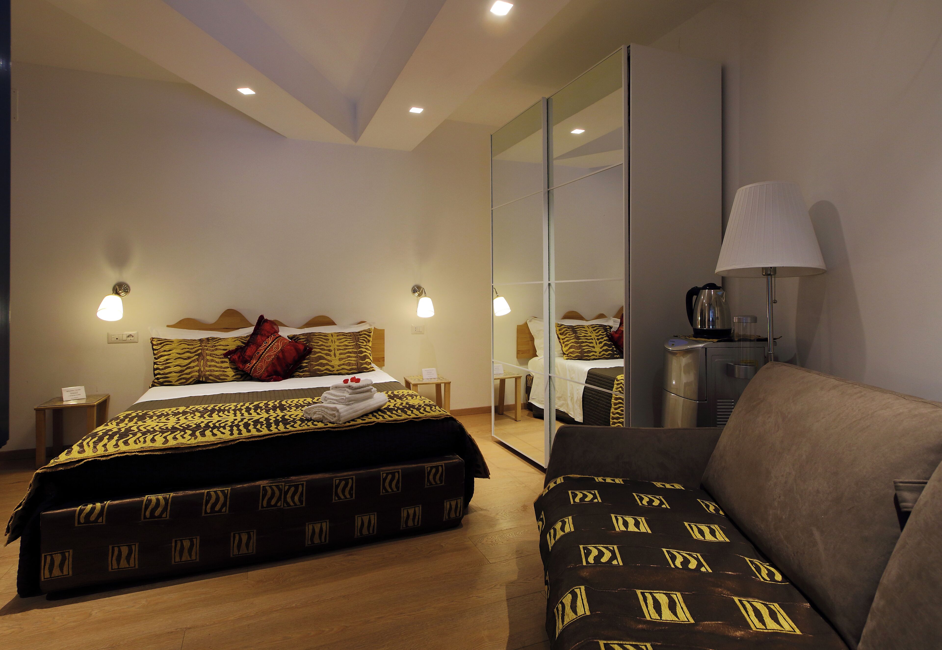 Comfort Room, 1 Queen Bed with Sofa bed, Private Bathroom | Down comforters, memory foam beds, free WiFi, bed sheets