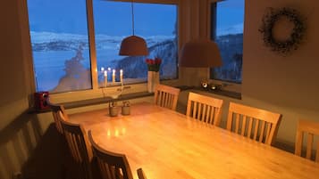 Family Condo, 4 Bedrooms, Sauna, Mountainside | 4 bedrooms, premium bedding, soundproofing, free WiFi