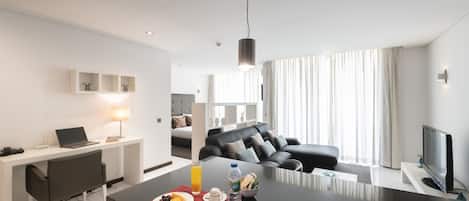 Deluxe Studio Suite, Balcony