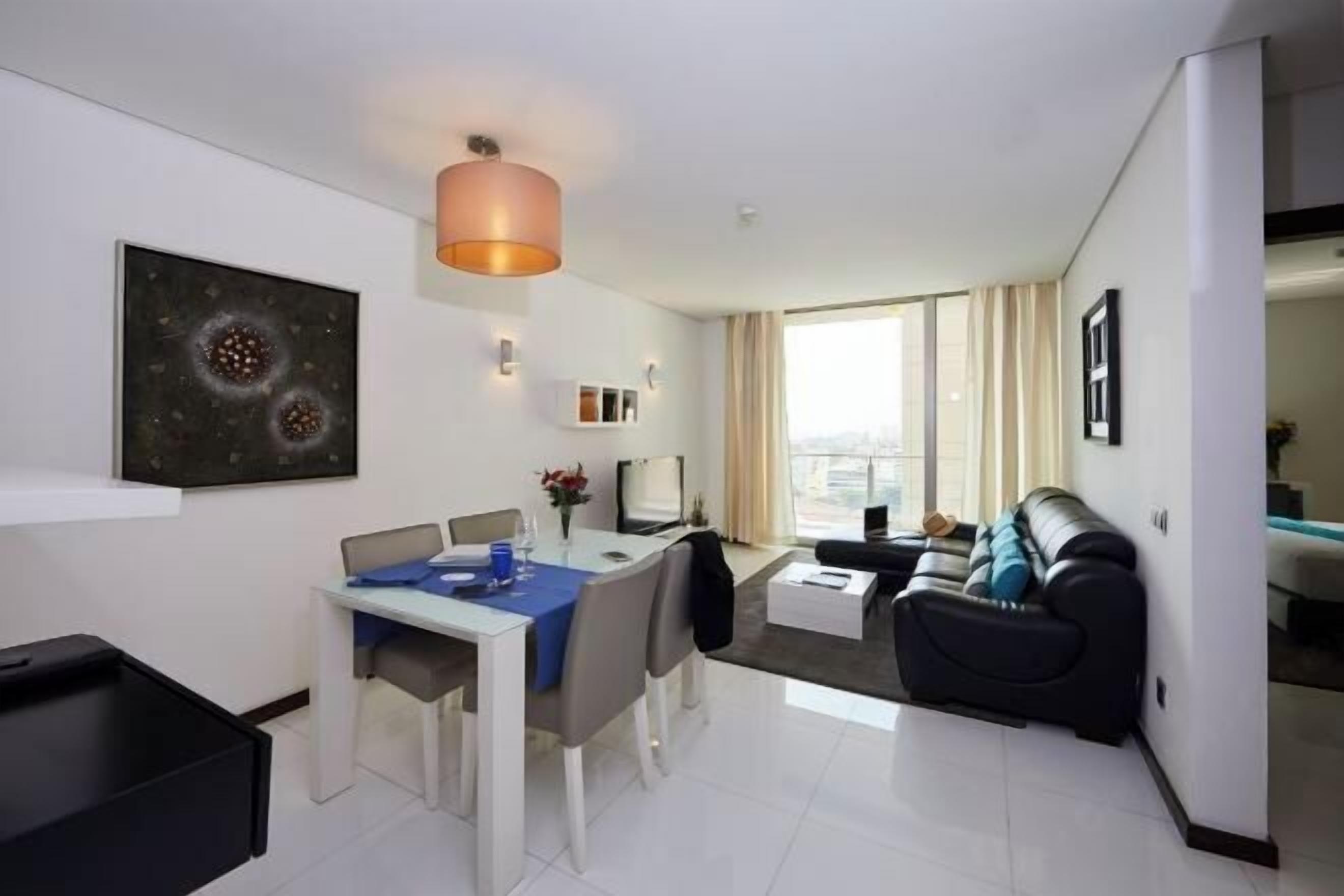 Living area | Flat-screen TV