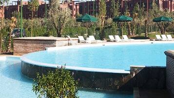 Comfort Apartment, Ensuite, Pool View