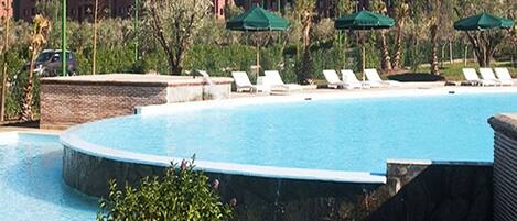 Comfort appartement, en-suite badkamer, uitzicht op zwembad