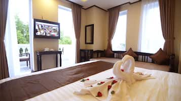 Minibar, in-room safe, desk, blackout drapes