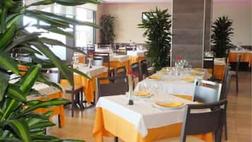 Daily buffet breakfast (EUR 9 per person)