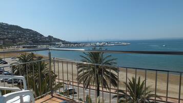 Standard Double or Twin Room, Sea View | Desk, blackout curtains, free cots/infant beds, free WiFi