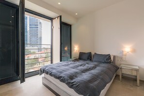 Luxury Apartment, 4 Bedrooms, Partial Sea View, Tower | 4 bedrooms, desk, iron/ironing board, free cots/infant beds - White City Tower (Tel Aviv)