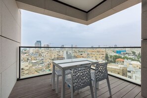 Luxury Apartment, 4 Bedrooms, Partial Sea View, Tower | Balcony - White City Tower (Tel Aviv)