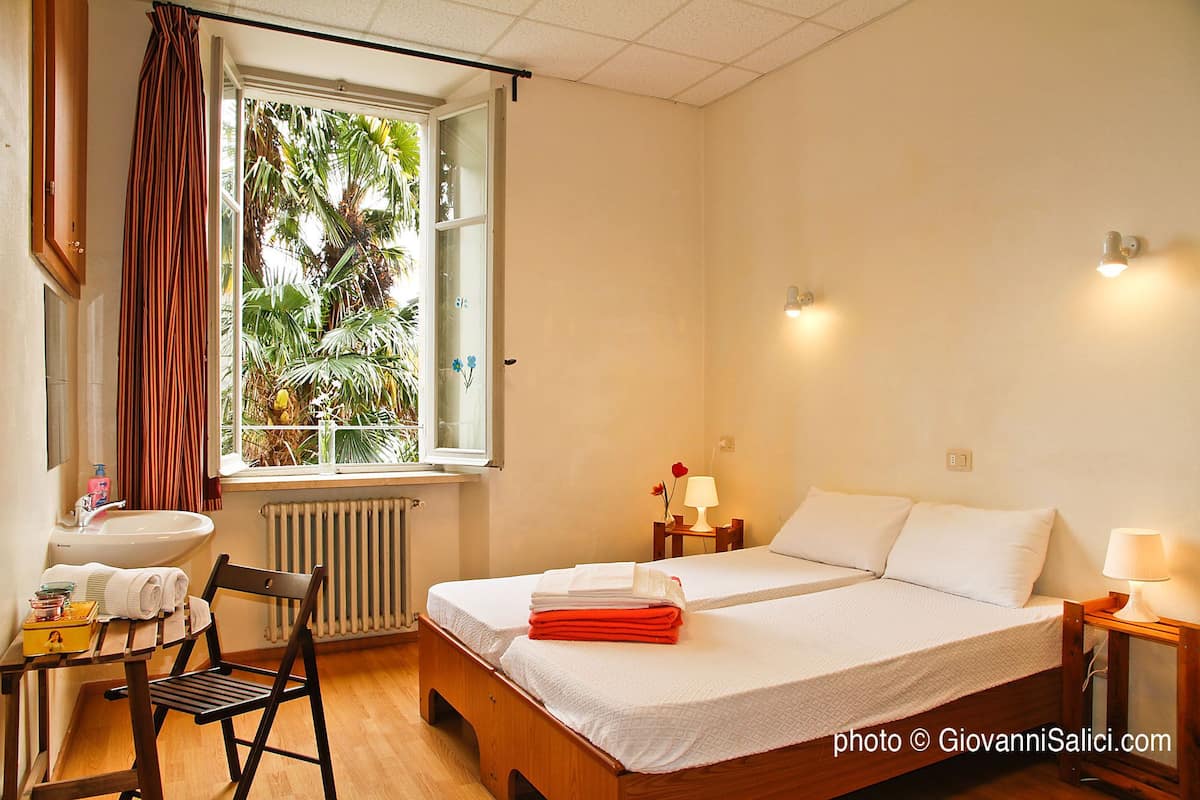 Double Room, Shared Bathroom | Free WiFi, bed sheets