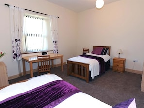 Twin Room, Shared Bathroom | Free WiFi, wheelchair access