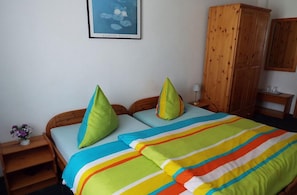 1 bedroom, desk, soundproofing, rollaway beds - Hotel zur Tanne (Zwickau)