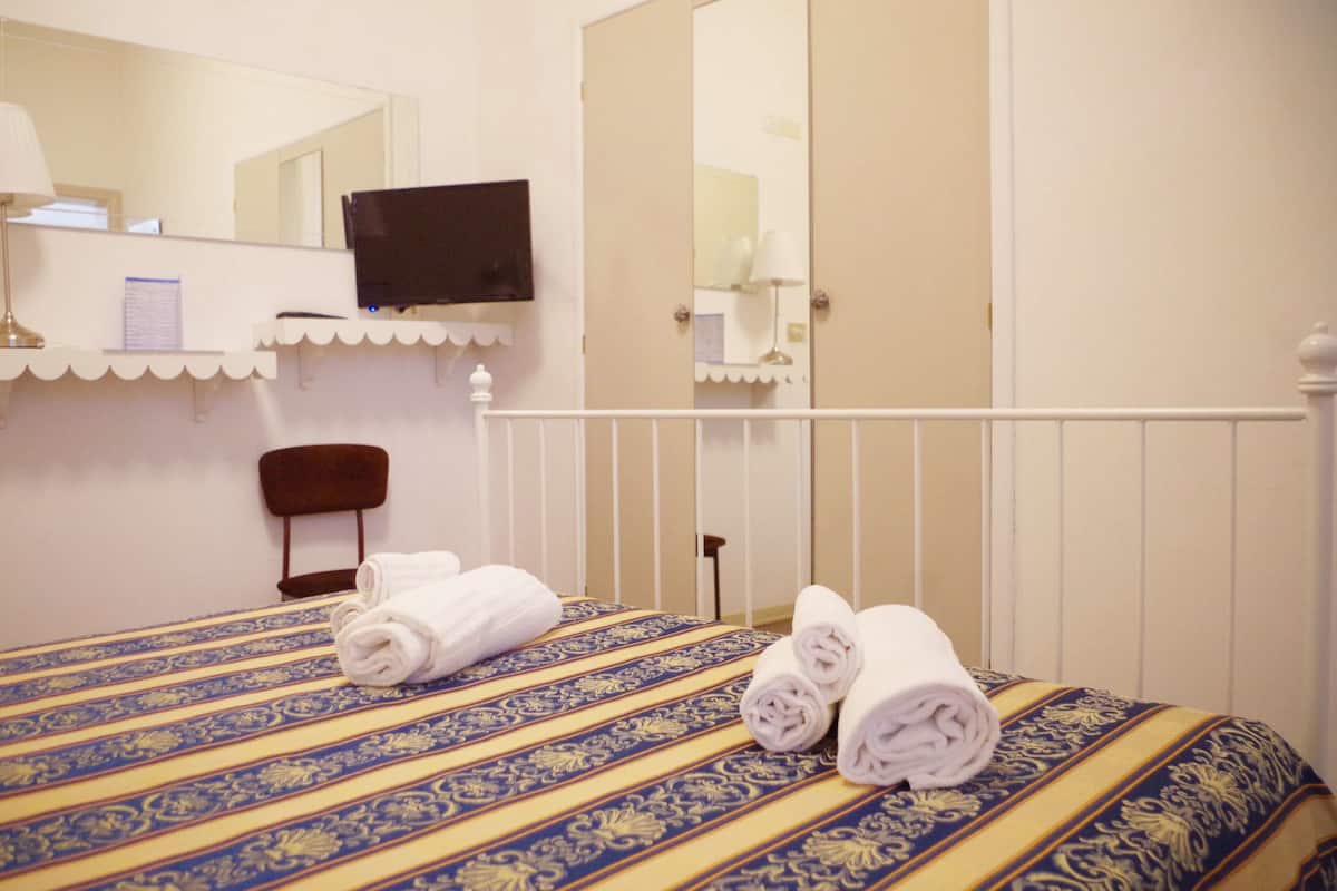 double or twin room | in-room safe, free wifi, bed sheets