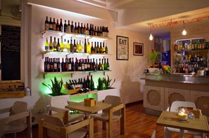 Serves lunch and dinner - Hotel Vergilius (Riccione)