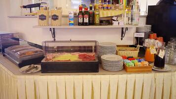 Déjeuner et dßner servis sur place