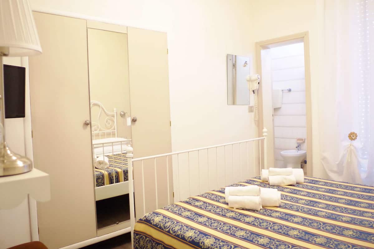double or twin room | in-room safe, free wifi, bed sheets