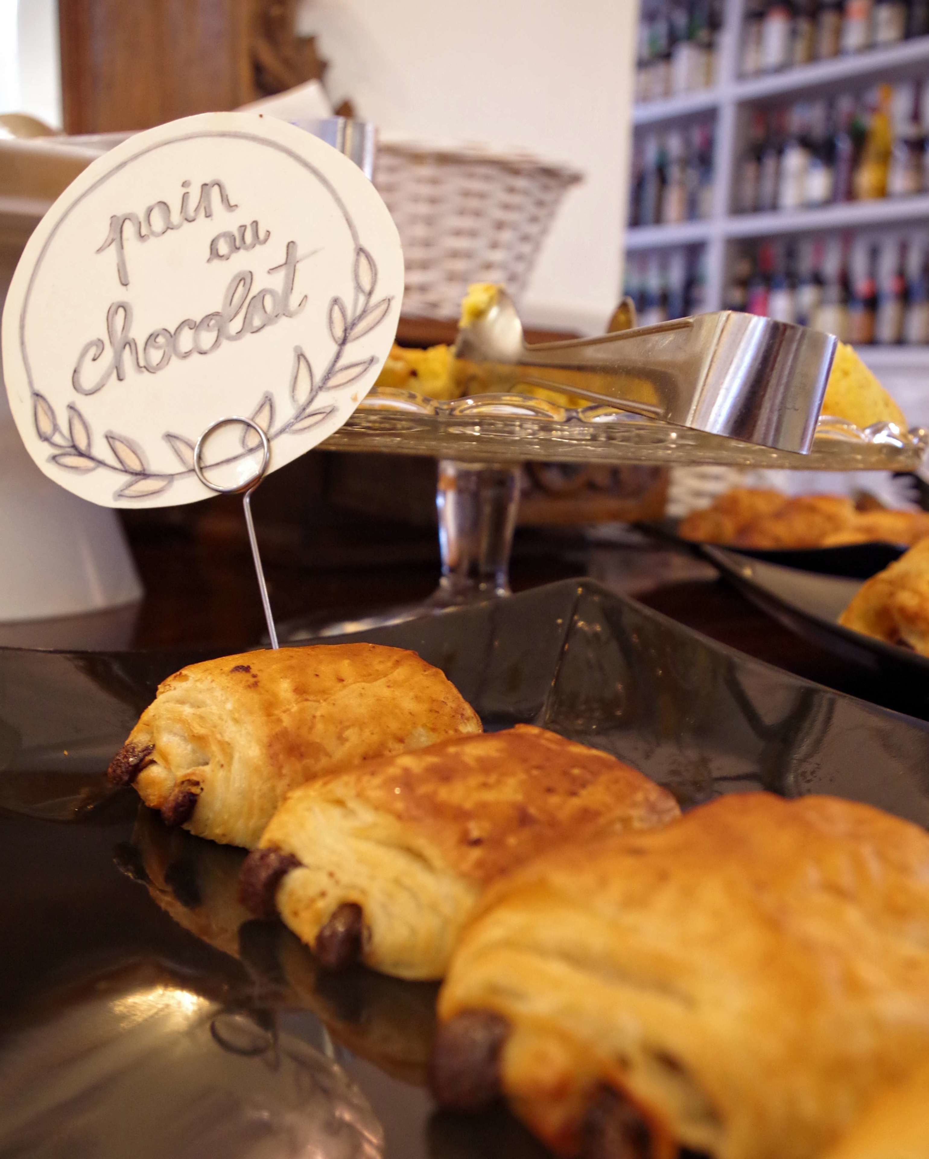 lunch and dinner served