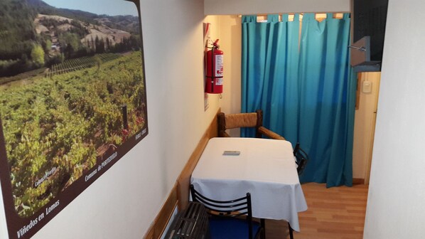 Päivittäinen aamiainen maksusta