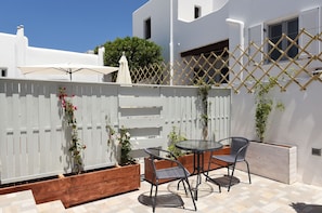 Outdoor dining - Porto Naoussa - Adults Only (Paros)