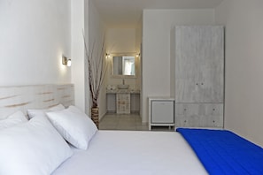 1 bedroom, premium bedding, minibar, in-room safe