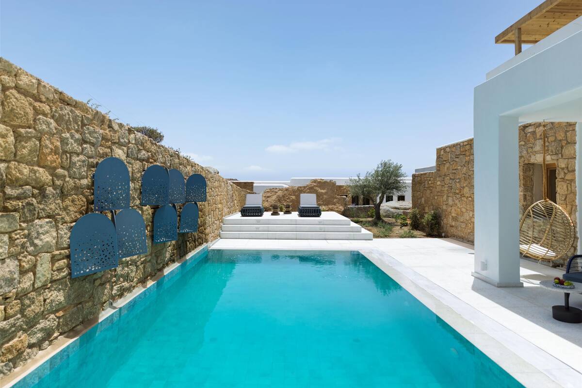 Amyth Infinity Suite with Private Pool | Hochwertige Bettwaren, Minibar, Zimmersafe, individuell dekoriert