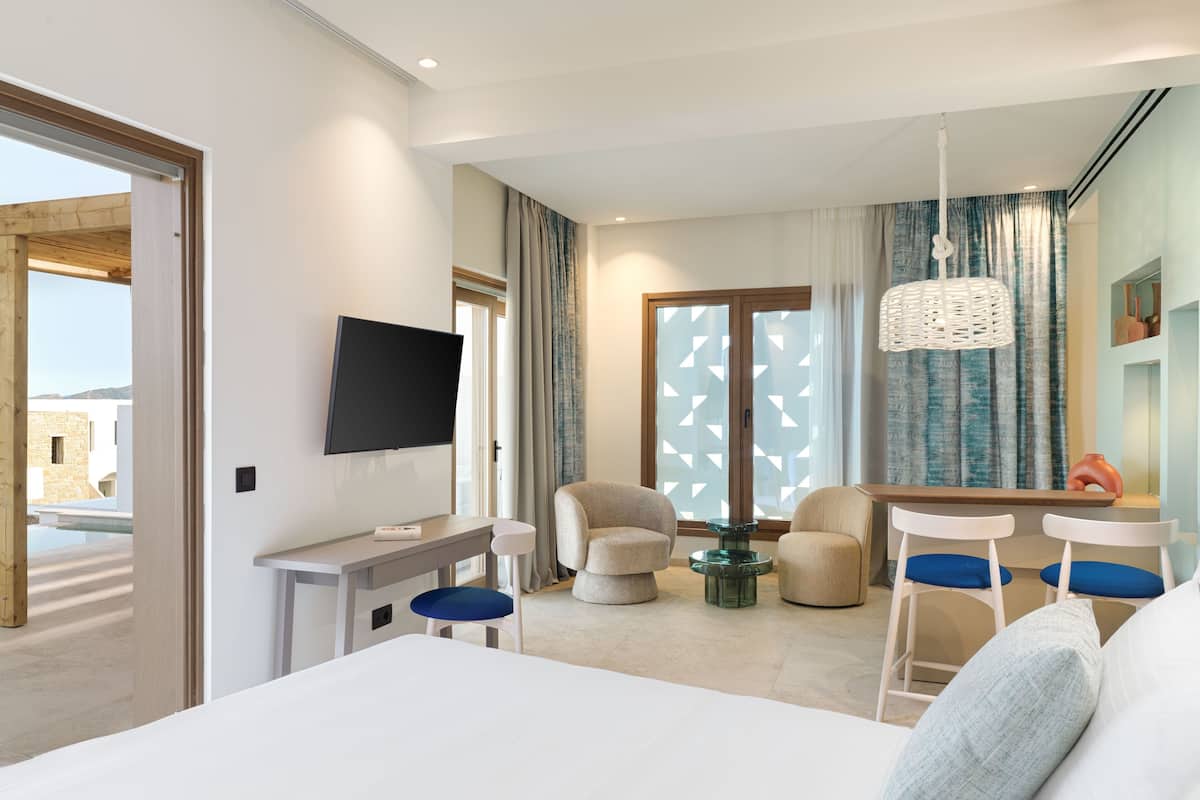 Amyth Infinity Suite with Private Pool | 1 間臥室、高級寢具、迷你吧、客房內保險箱