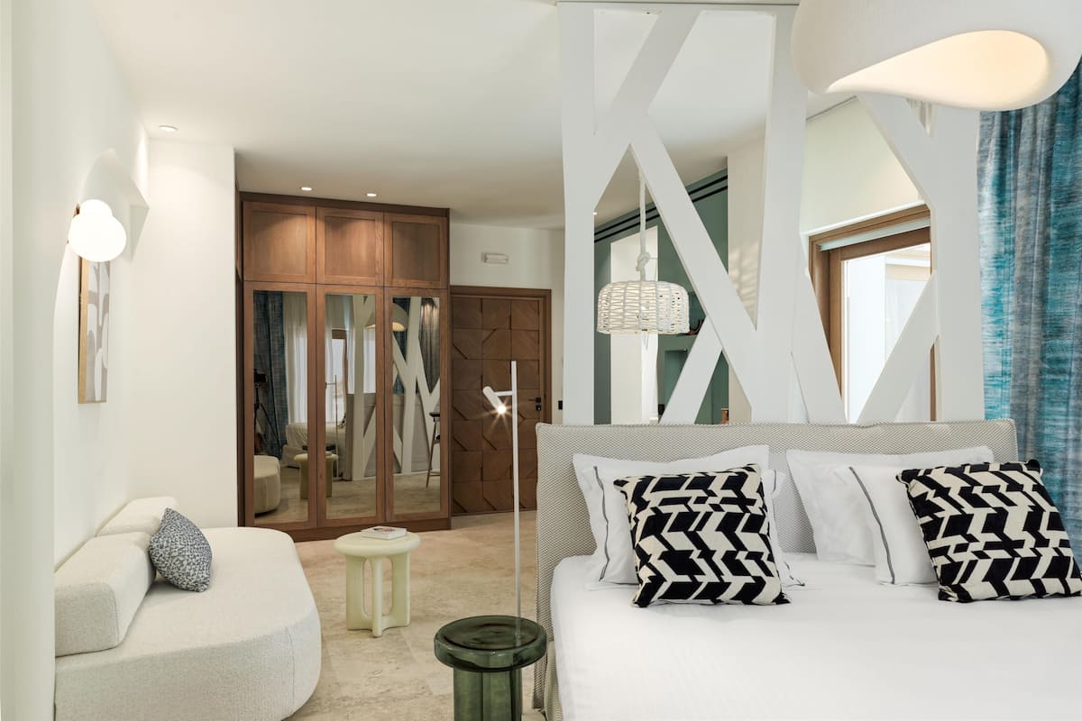 Premium bedding, minibar, in-room safe, individually decorated