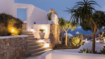 Infinity Suite with Private Pool | 1 bedroom, premium bedding, minibar, in-room safe