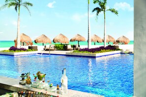 Poolside bar - Turquoize at Hyatt Ziva Cancun - Adults Only - All Inclusive (Cancun)