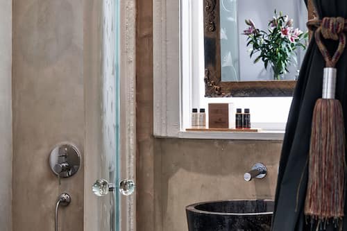 Junior Suite, Balcony (Acropolis View) | Bathroom