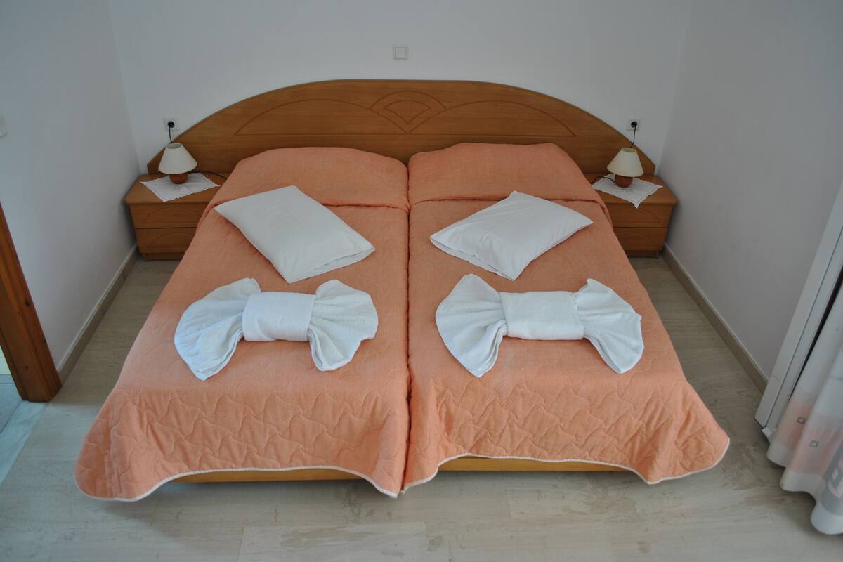 Dúplex Deluxe | Ropa de cama de alta calidad, caja fuerte, cortinas opacas