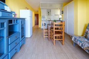 Căn hộ, 1 phòng ngủ (4 people, 1st floor - nº1) | Bếp riêng | Tủ lạnh, lò vi sóng, bếp nấu, dụng cụ pha cà phê/trà 