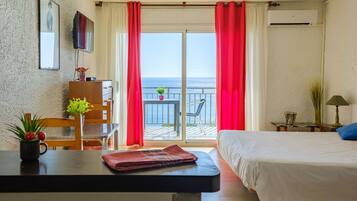 Studio (2 people, 4th floor - nÂș 19) | Rideaux occultants, fer et planche Ă repasser, Wi-Fi gratuit