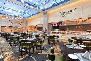 2 restaurants, breakfast, lunch, dinner served; Chinese cuisine