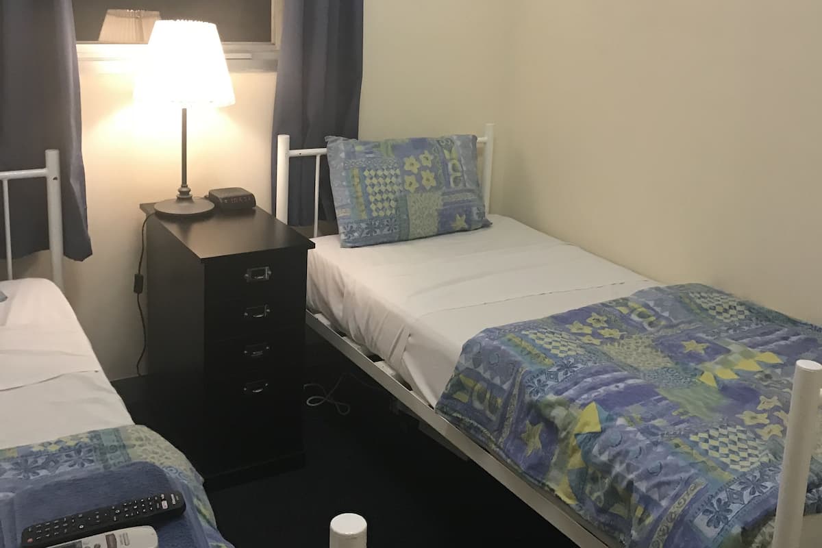 1 habitación, decoración personalizada y muebles diferentes