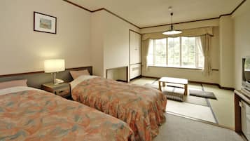 Family Room With Tatami Area | In-room safe, free WiFi, bed sheets