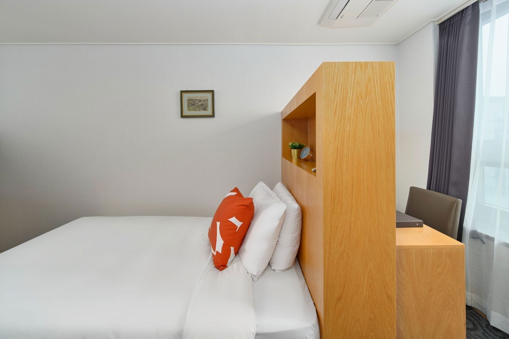 Lydisolert, wi-fi (inkludert) og sengetøy