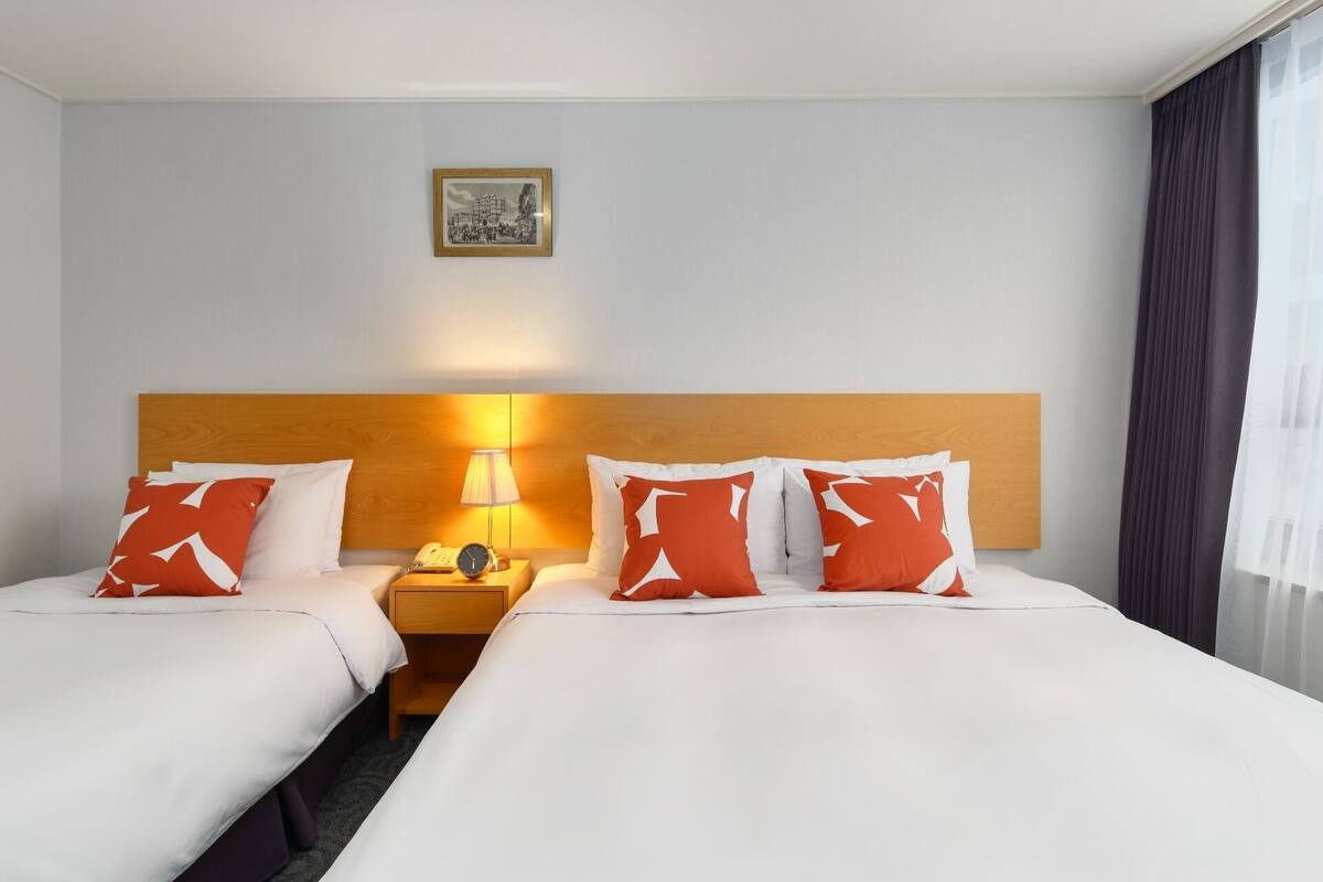 Soundproofing, WiFi (free), bed sheets