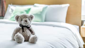 Soundproofing, free WiFi, bed sheets