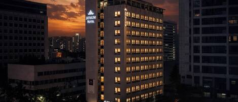 المنشأة من الخارج