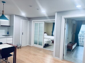 Free WiFi, bed sheets - Mega Resort (Jeju City)