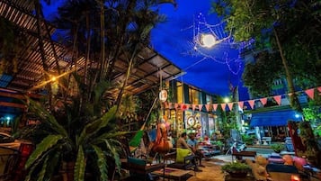 Khuôn viên nơi lưu trú