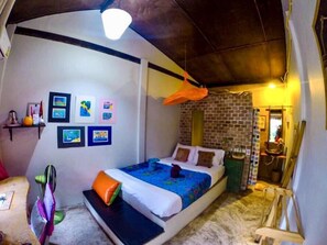 Desk, rollaway beds, free WiFi - Artist Place Trat (Trat)