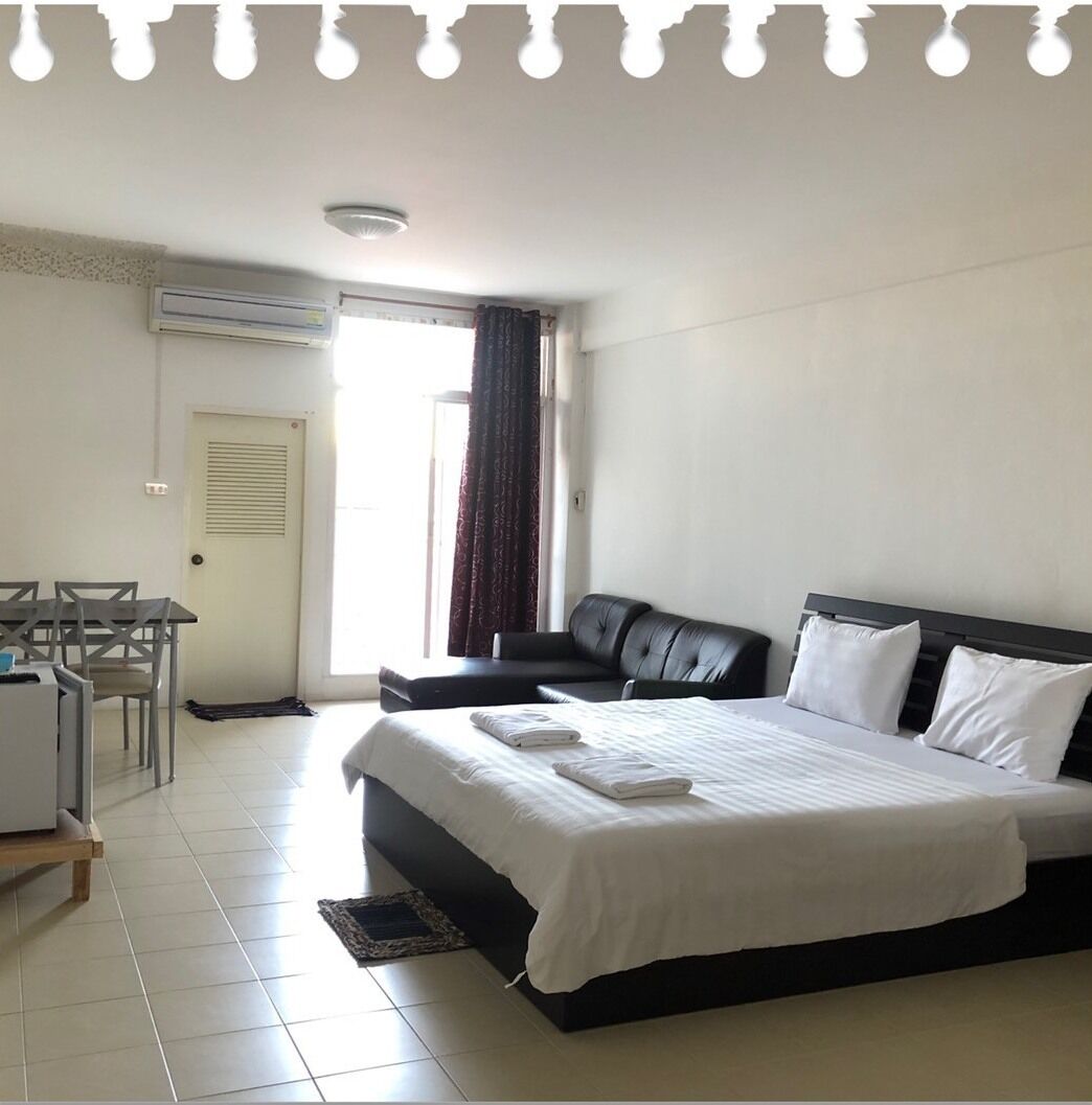 Minibar, desk, rollaway beds, free WiFi