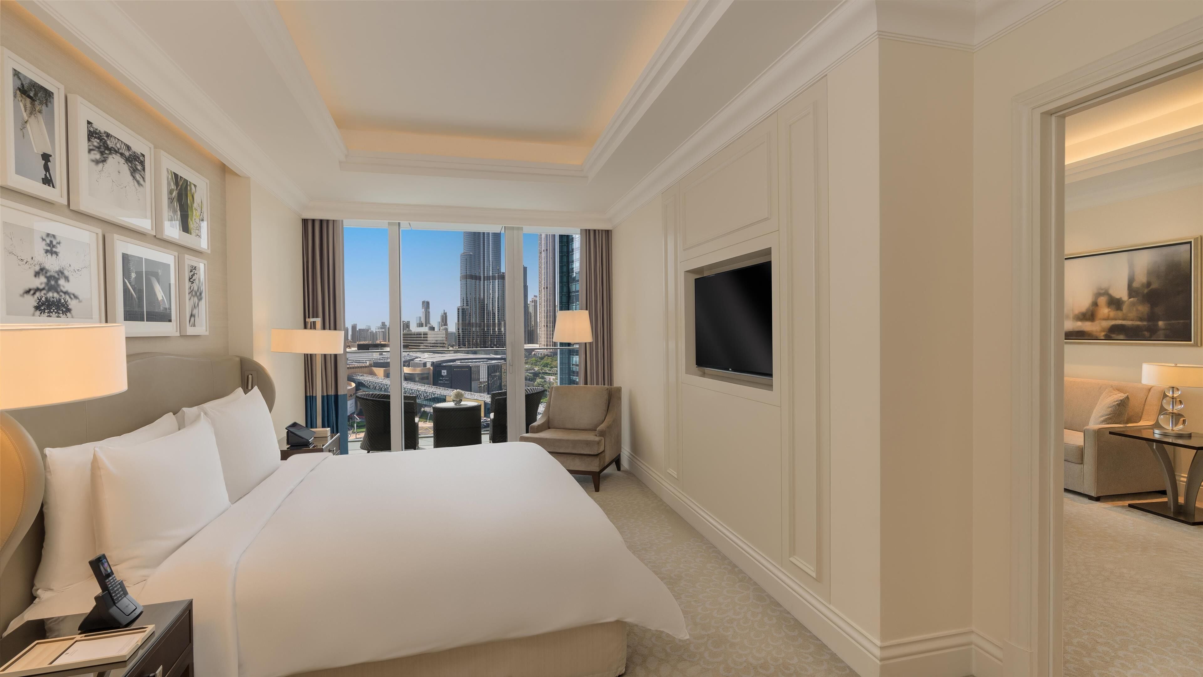 Premier Suite, 1 King Bed, City View (Premier Burj View Suite) | Premium bedding, minibar, in-room safe, desk