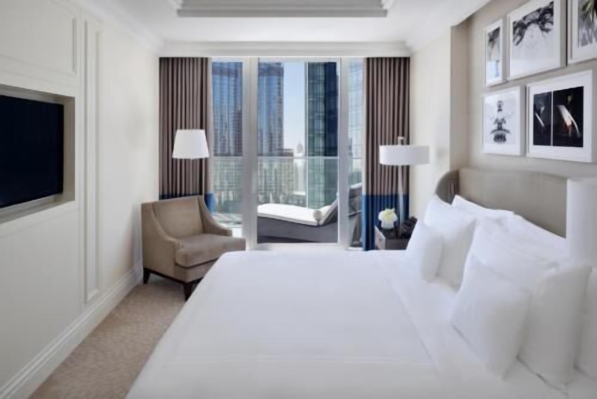 Premium bedding, minibar, in-room safe, desk