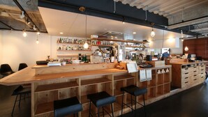 Bar (on property) - Tabiya Hotel (Kyoto)
