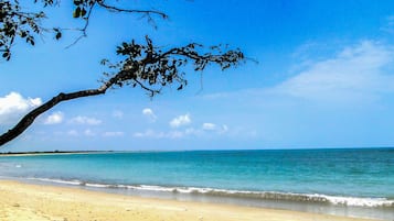 Ιδιωτική παραλία, αυτόνομη κατάδυση, γιόγκα, ψάρεμα